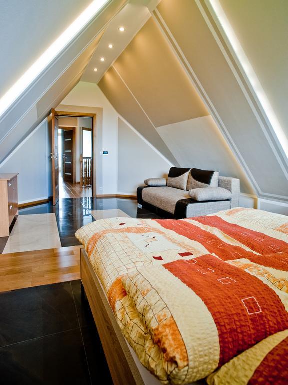 Apartamenty Toporowa Cyrhla Закопане Стая снимка