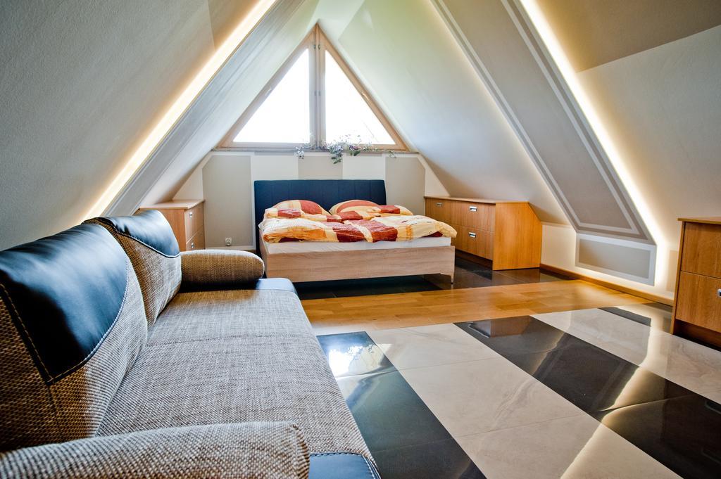 Apartamenty Toporowa Cyrhla Закопане Стая снимка